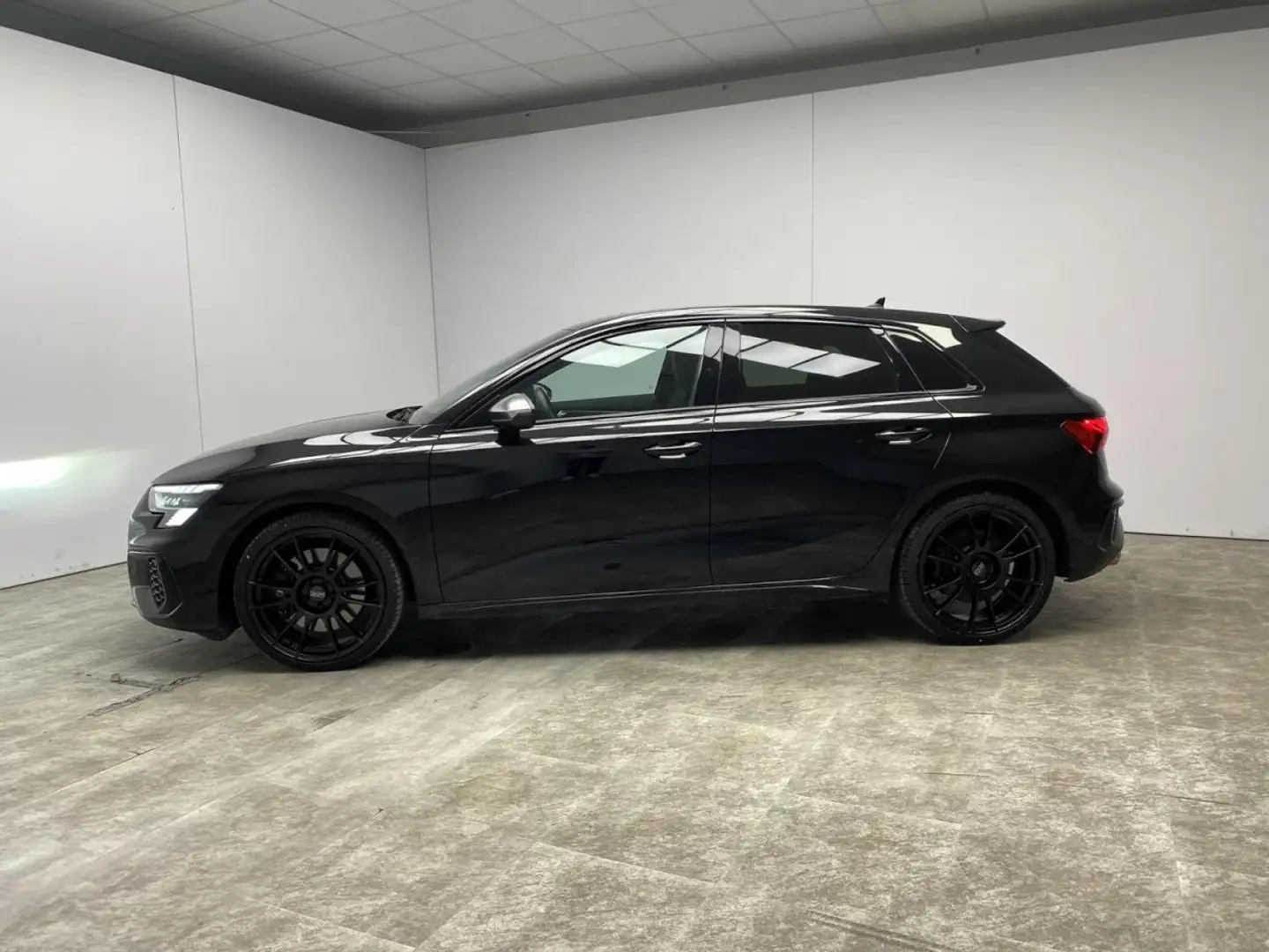 Audi S3 Sportback quattro 2.0 TFSI OZ Ultraleggera HLT Schwarz - 2