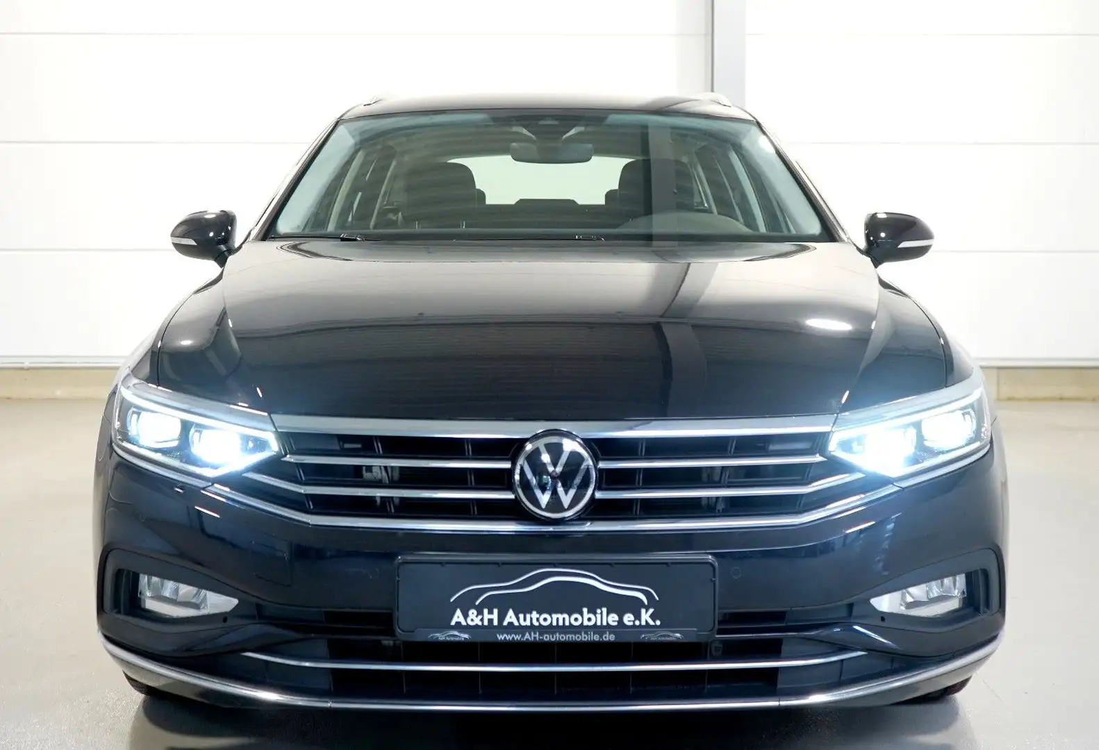 Volkswagen Passat Variant 2.0 TDI DSG Elegance *AHK*KAMERA* Noir - 2