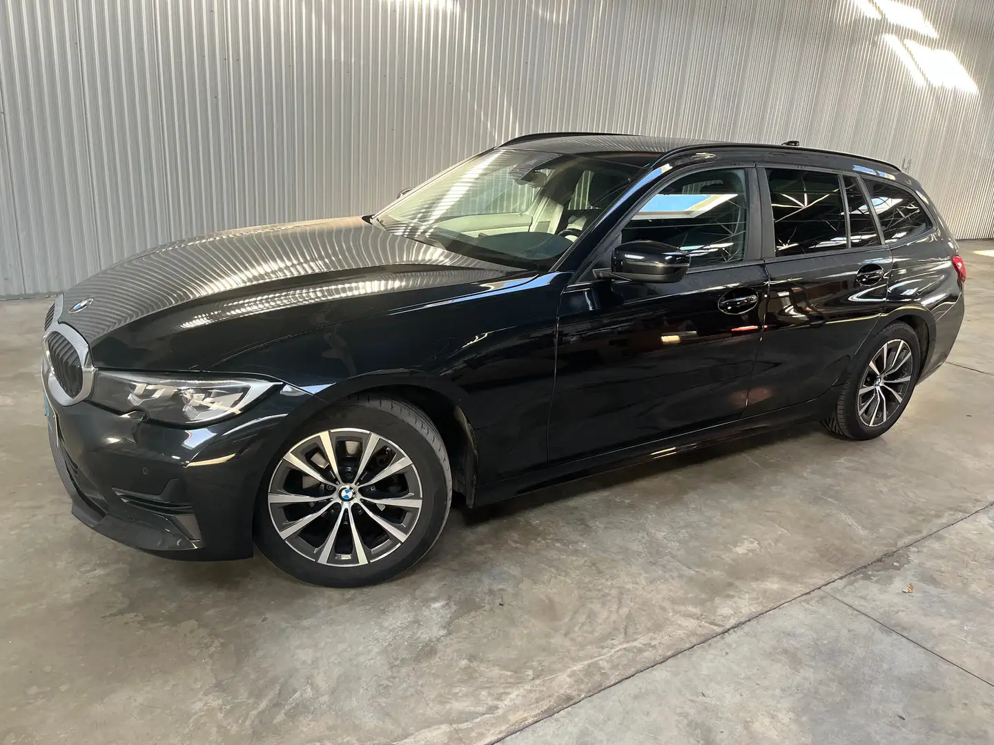 BMW 318 318i Touring Aut. Advantage*B2B € 14.500 NETTO* Zwart - 2