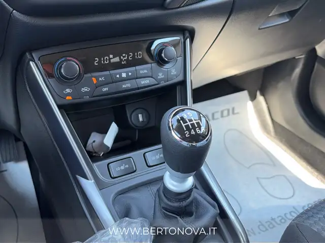 Suzuki S-Cross view 4
