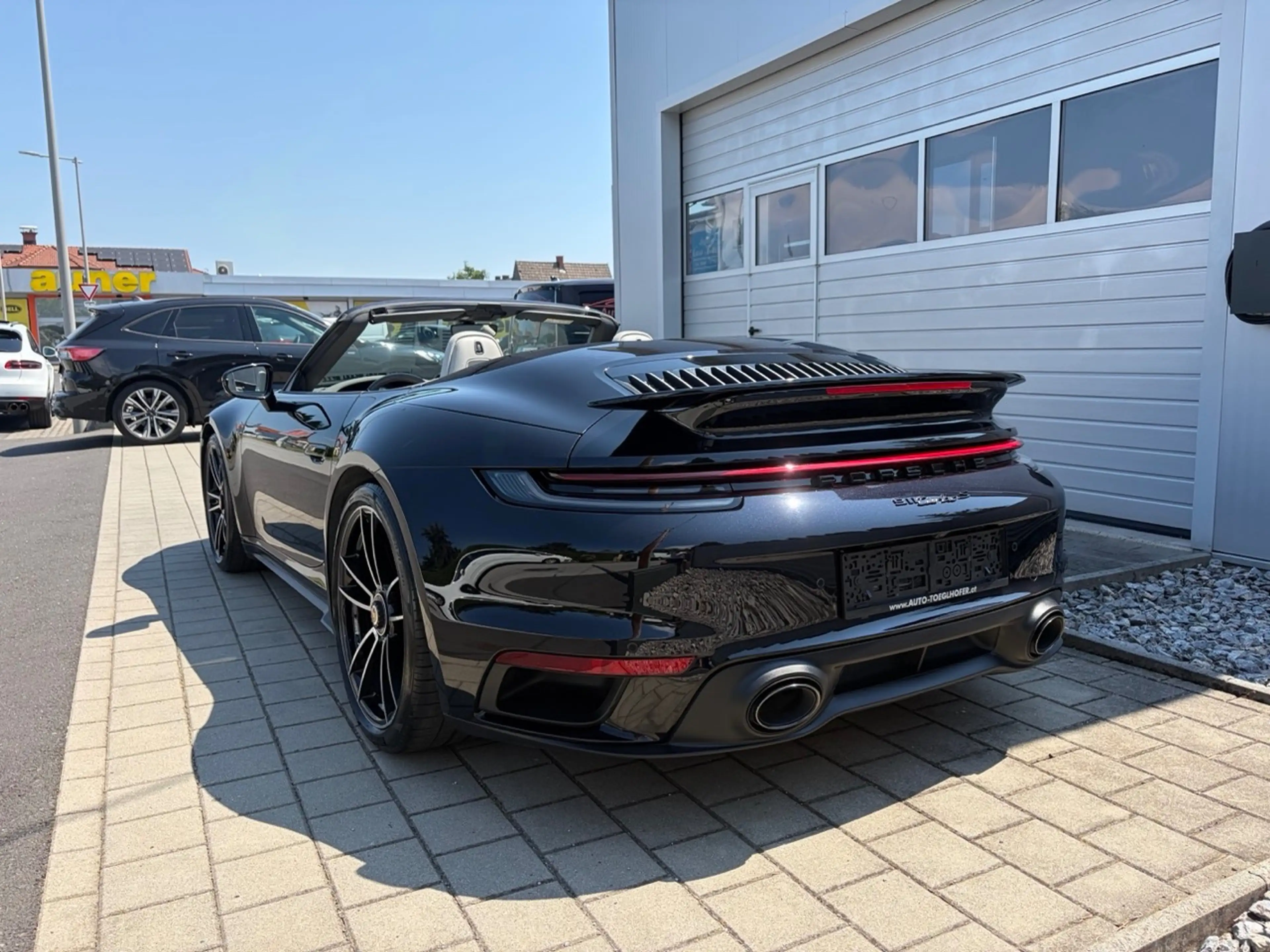 Porsche 911 Turbo S Cabriolet Garantie 1. Besitz nur 10.900km — photo 4