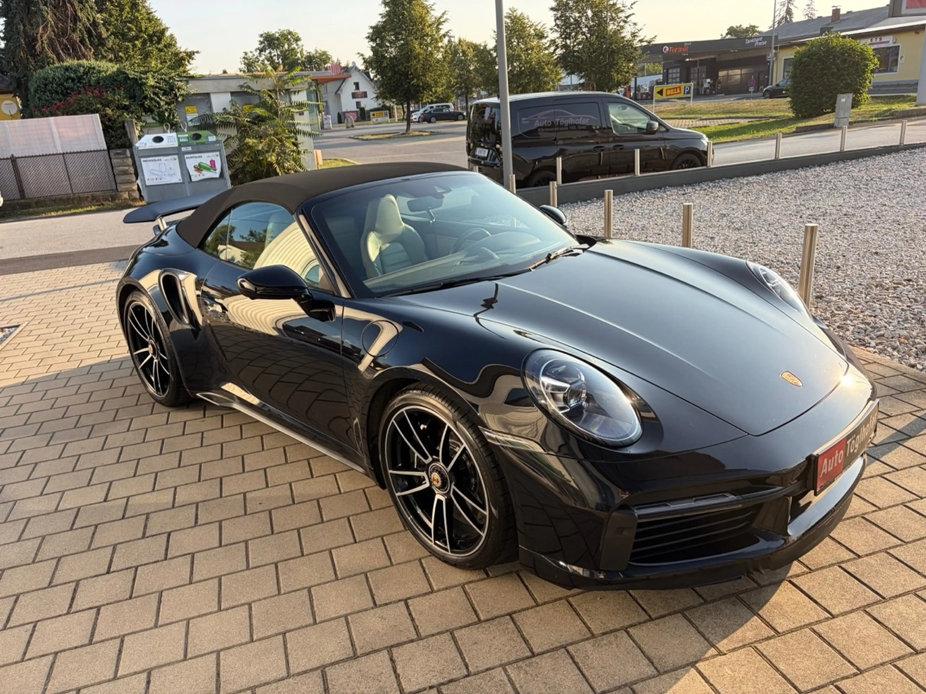 Porsche 911 Turbo S Cabriolet Garantie 1. Besitz nur 10.900km