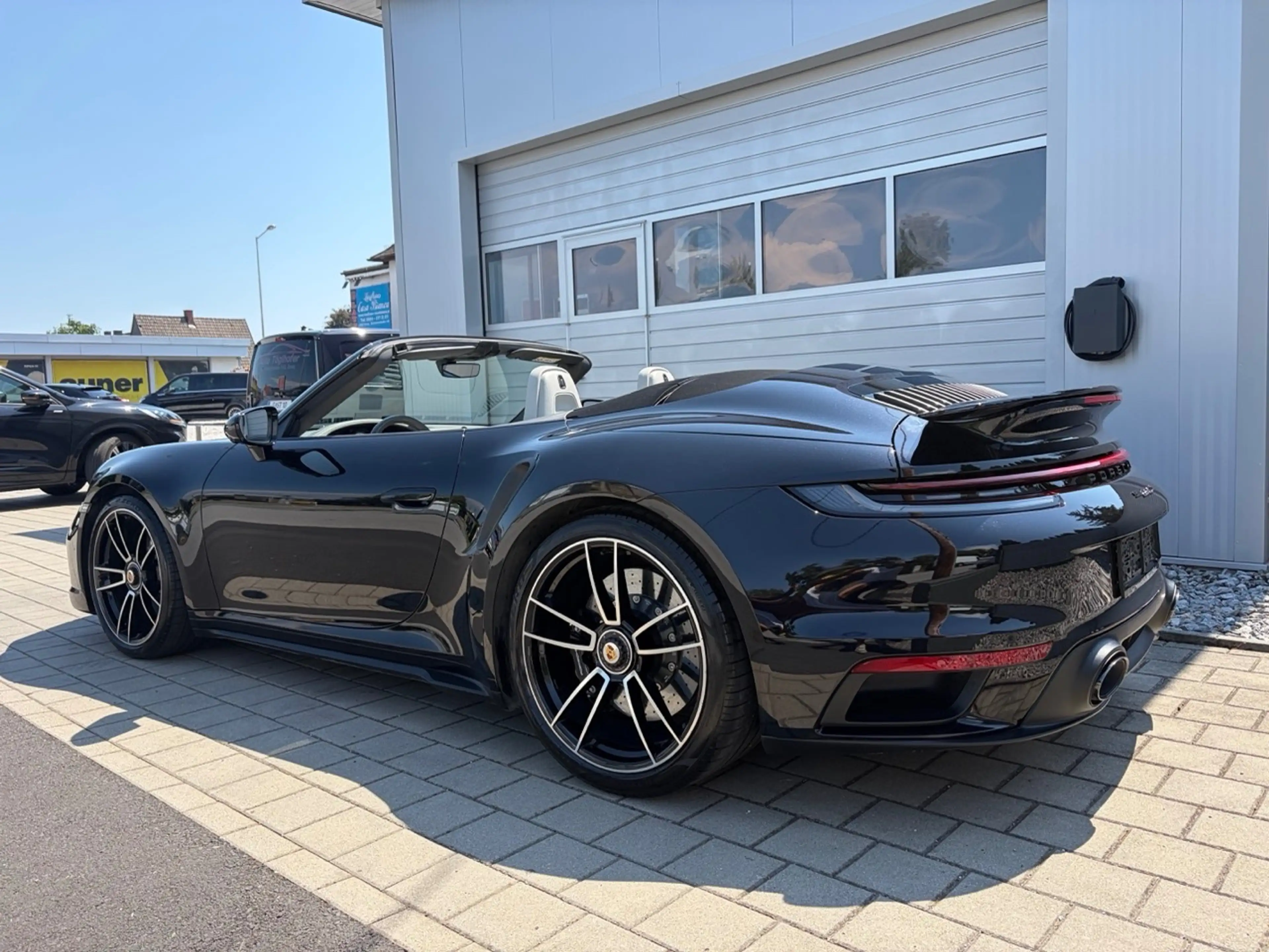 Porsche 911 Turbo S Cabriolet Garantie 1. Besitz nur 10.900km — photo 3