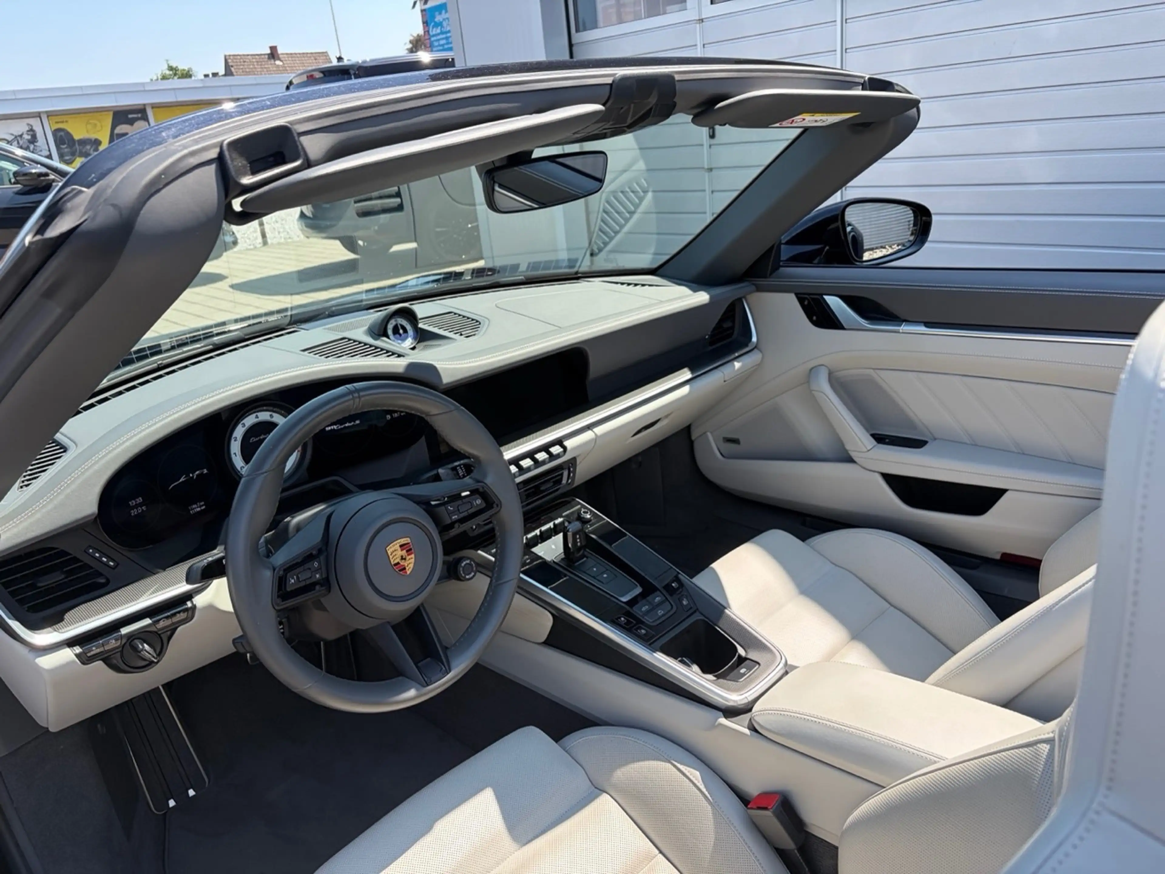 Porsche 911 Turbo S Cabriolet Garantie 1. Besitz nur 10.900km — photo 13