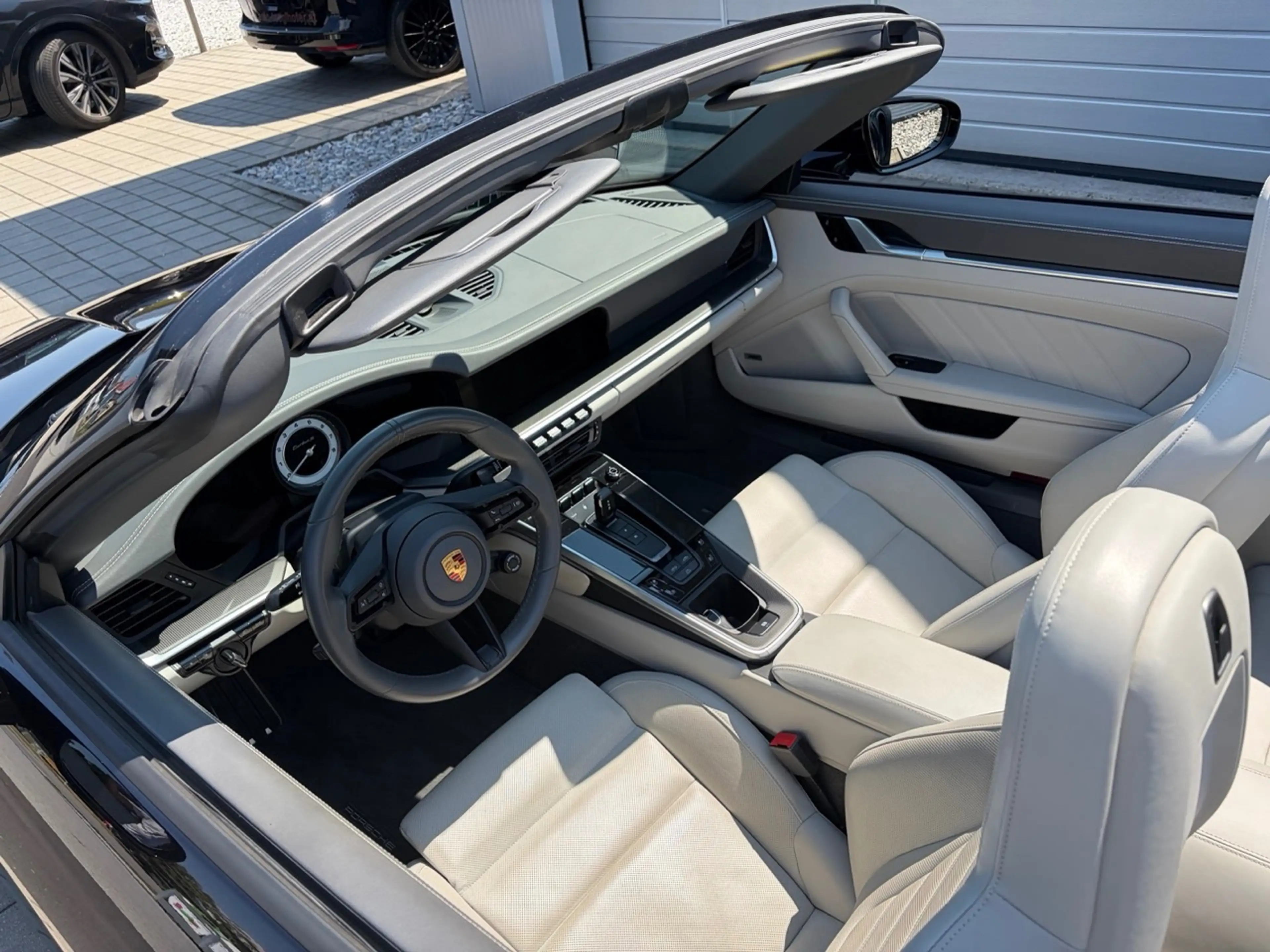 Porsche 911 Turbo S Cabriolet Garantie 1. Besitz nur 10.900km — photo 9