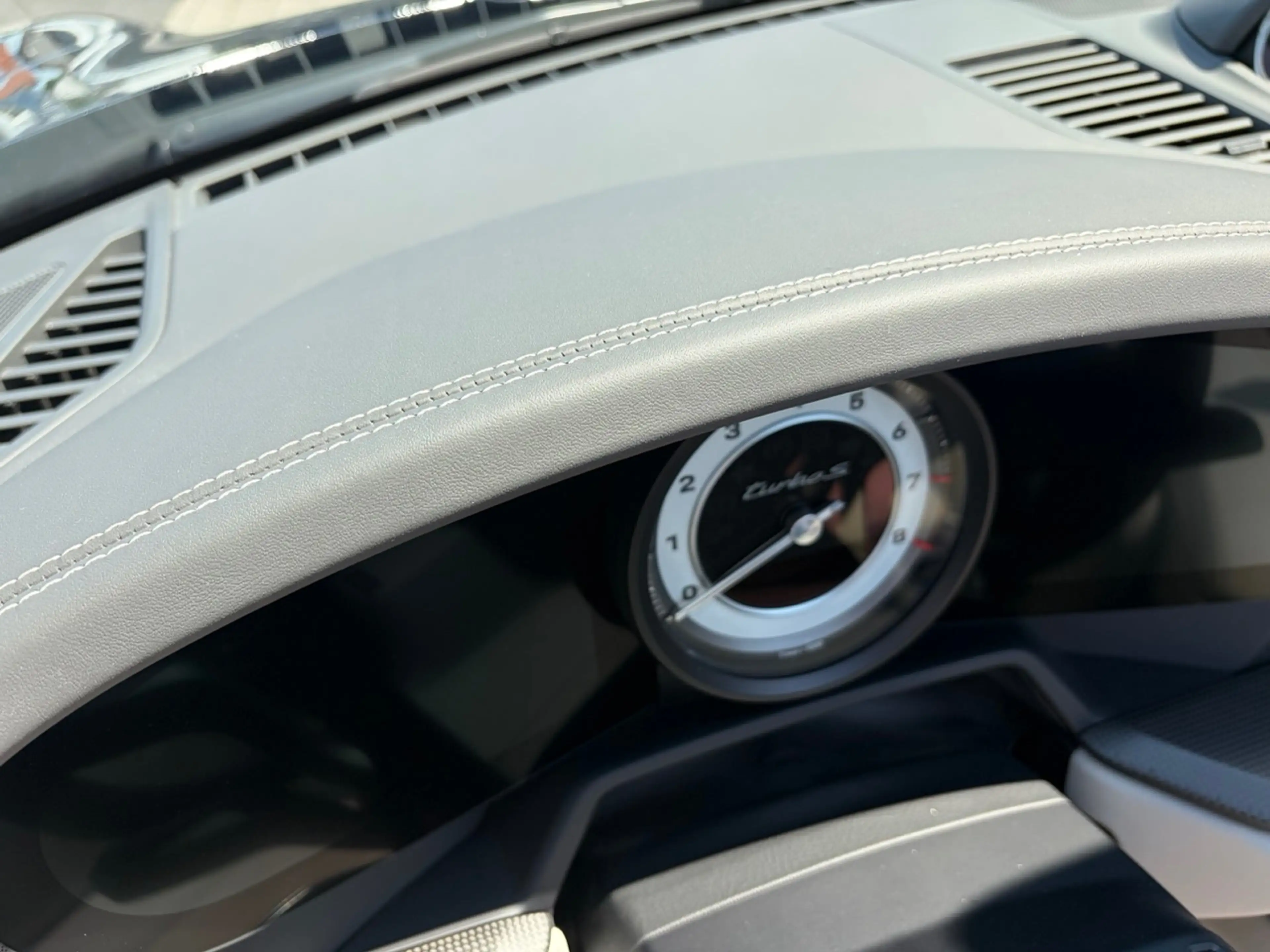 Porsche 911 Turbo S Cabriolet Garantie 1. Besitz nur 10.900km — photo 10
