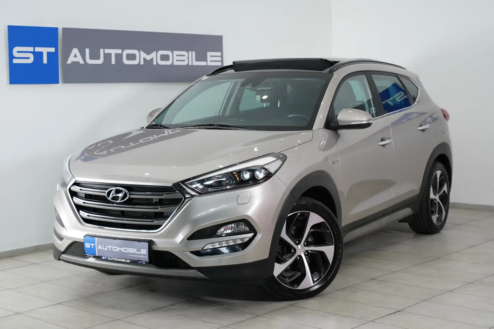 Hyundai TUCSON Platin 4WD Aut. // PANORAMADACH // AHK // NAVI // Beige - 1
