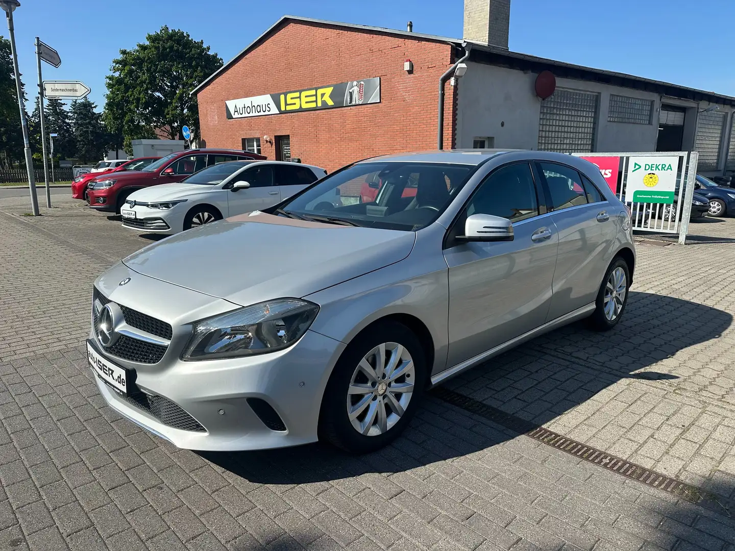Mercedes-Benz A 180 A 180 Style Navi. PDC. Standheizung, Sitzheizung Silber - 2