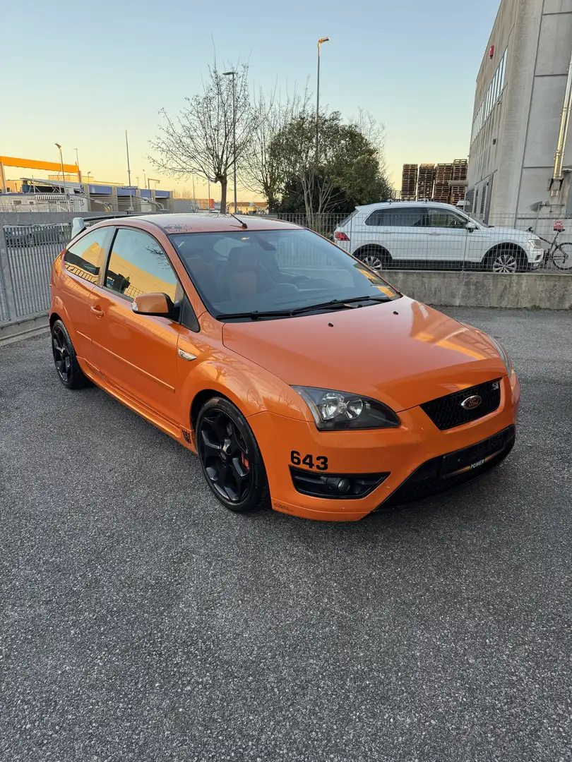 Ford Focus 3p 2.5t 20v ST 225cv - 1
