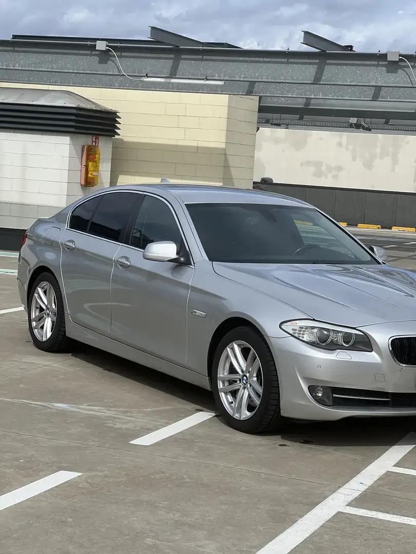 BMW 530 530d M Sport F10 - 1
