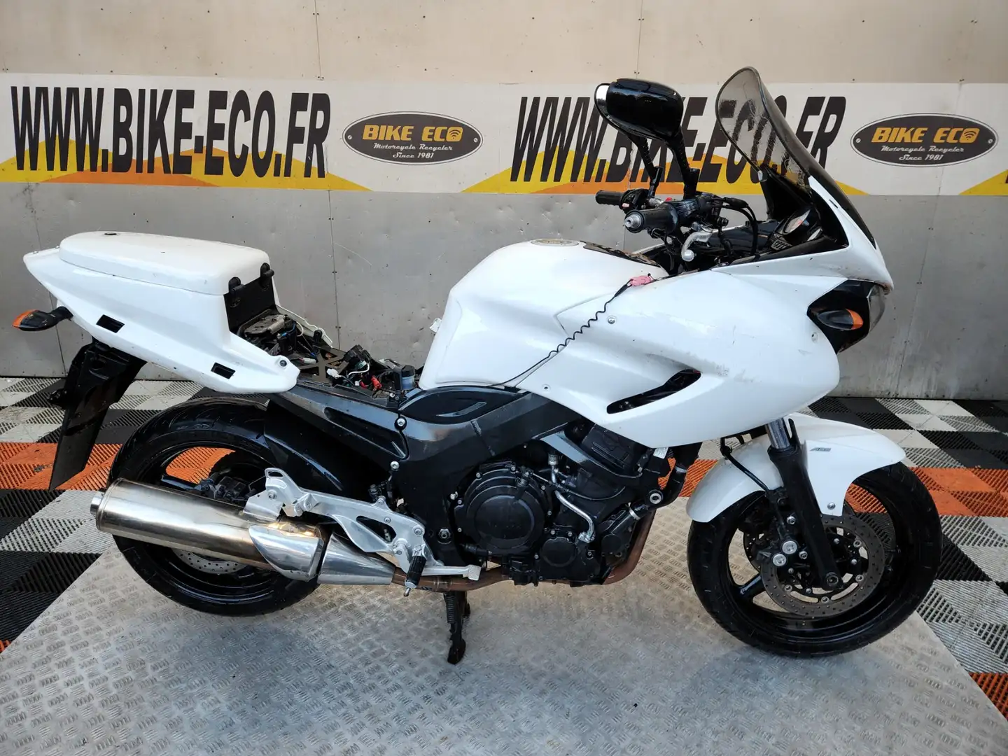 Yamaha TDM 900 Blanc - 1