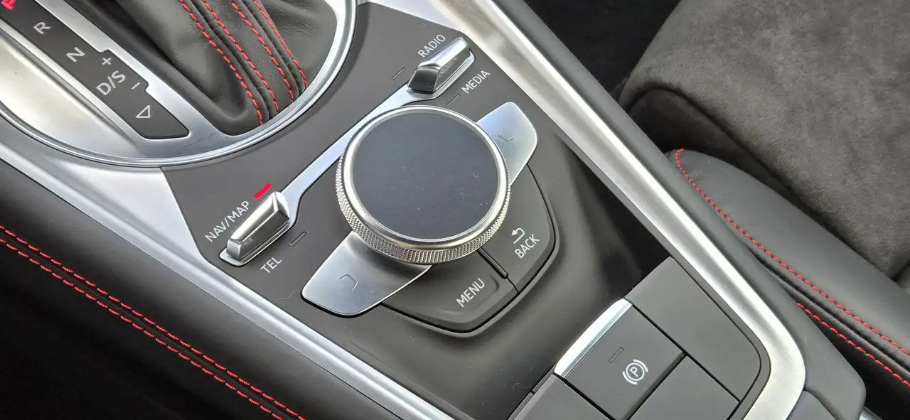 Audi TT снимка Audi TT