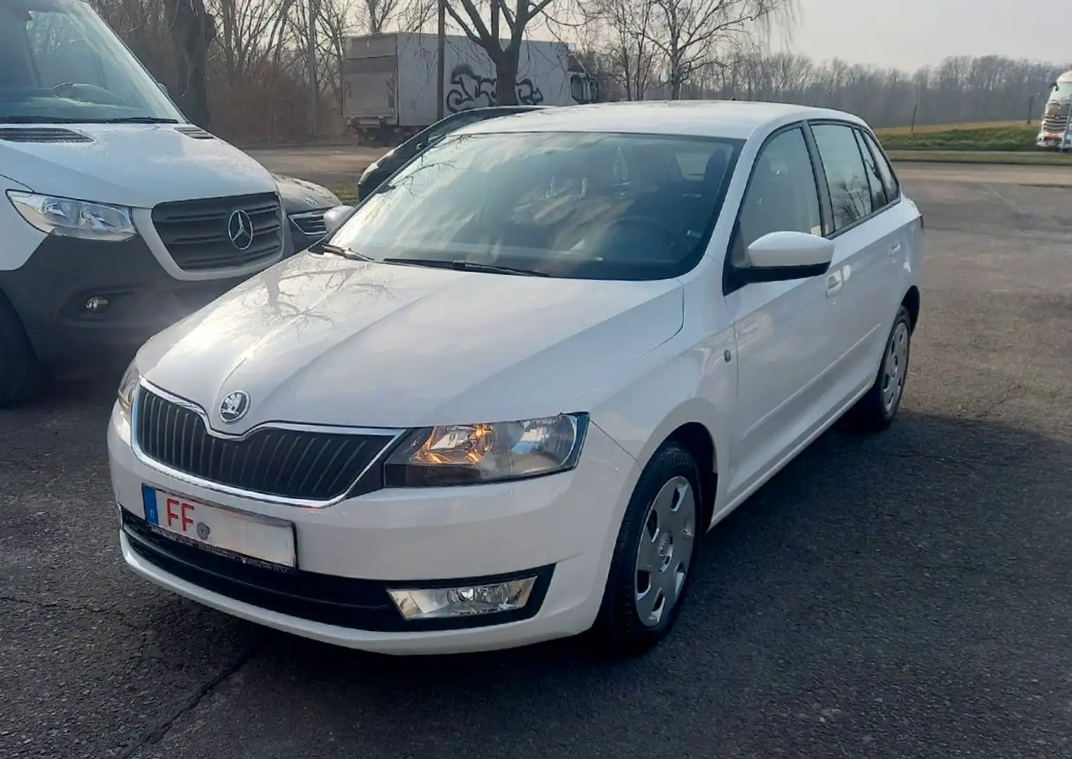 Skoda Rapid/Spaceback Spaceback Ambition.Navi.Klima.Automatic. Weiß - 1