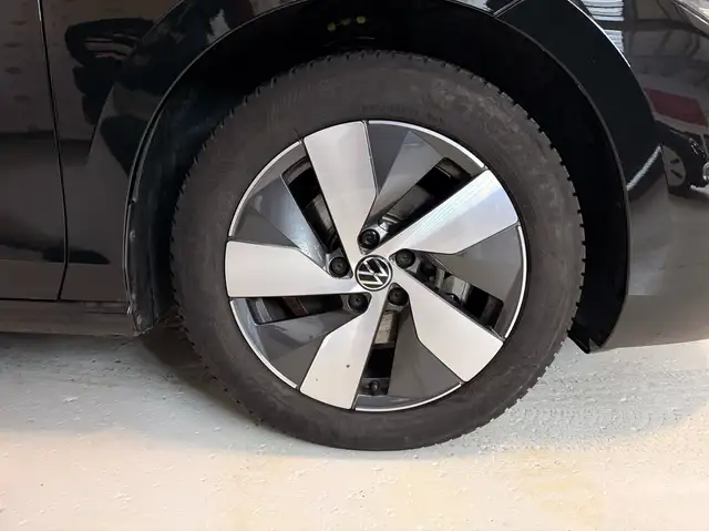 Volkswagen Passat view 12