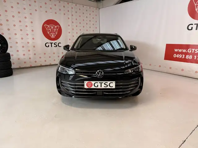 Volkswagen Passat view 2