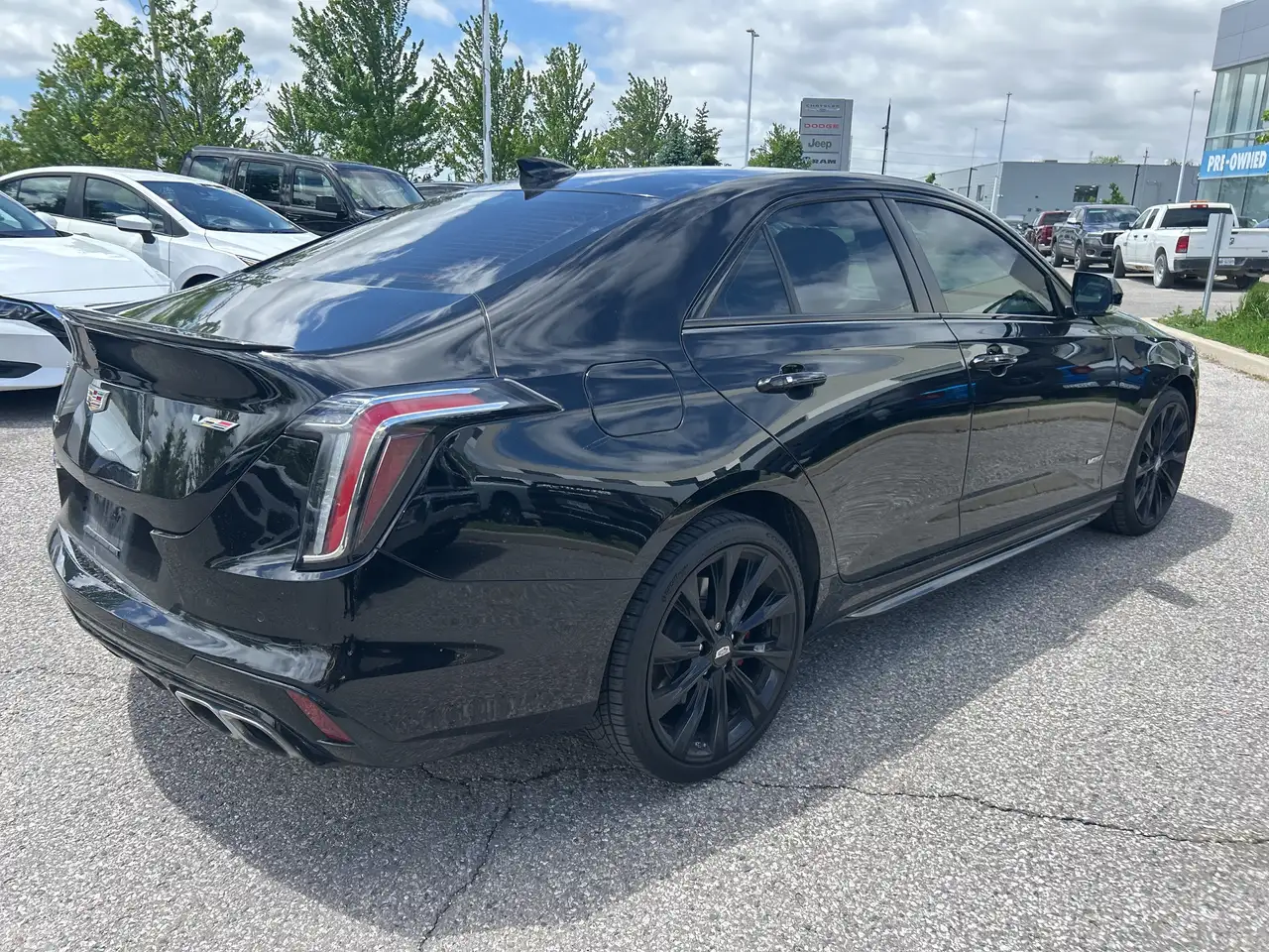 Cadillac CT4-V снимка Cadillac CT4-V