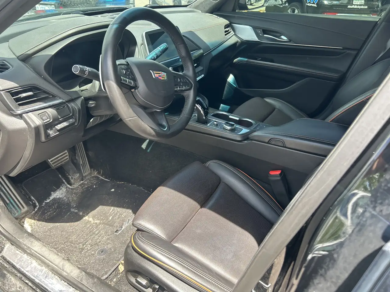 Cadillac CT4-V снимка Cadillac CT4-V