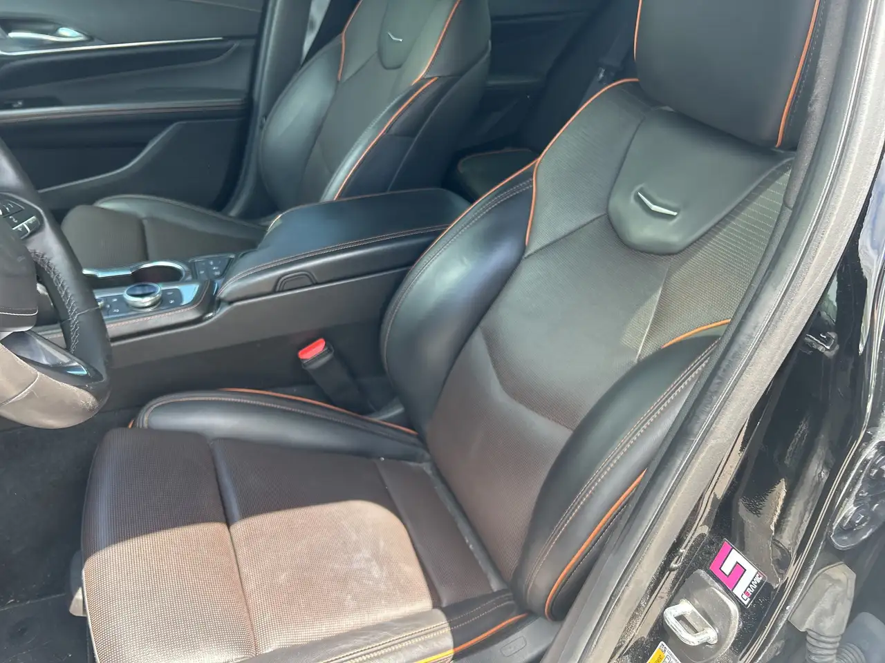 Cadillac CT4-V снимка Cadillac CT4-V