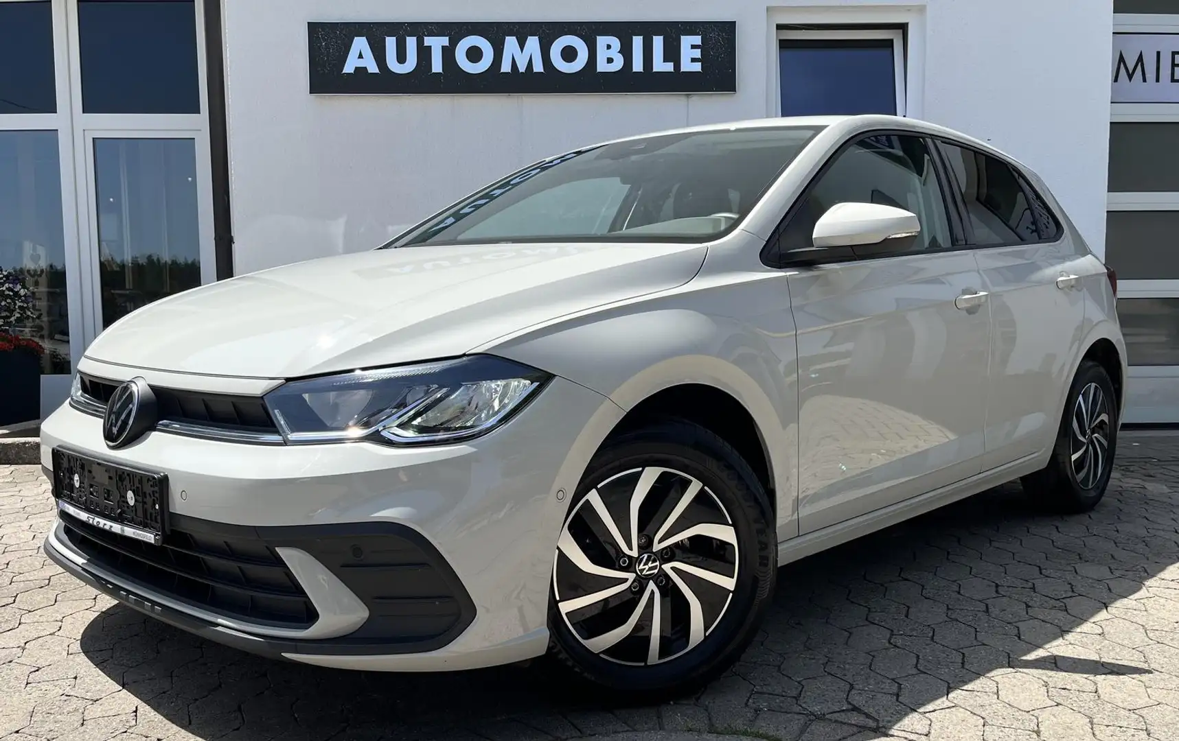 Volkswagen Polo Life 1.0 TSI ACC SIDE ASSIST PDC LED SHZ Grijs - 1