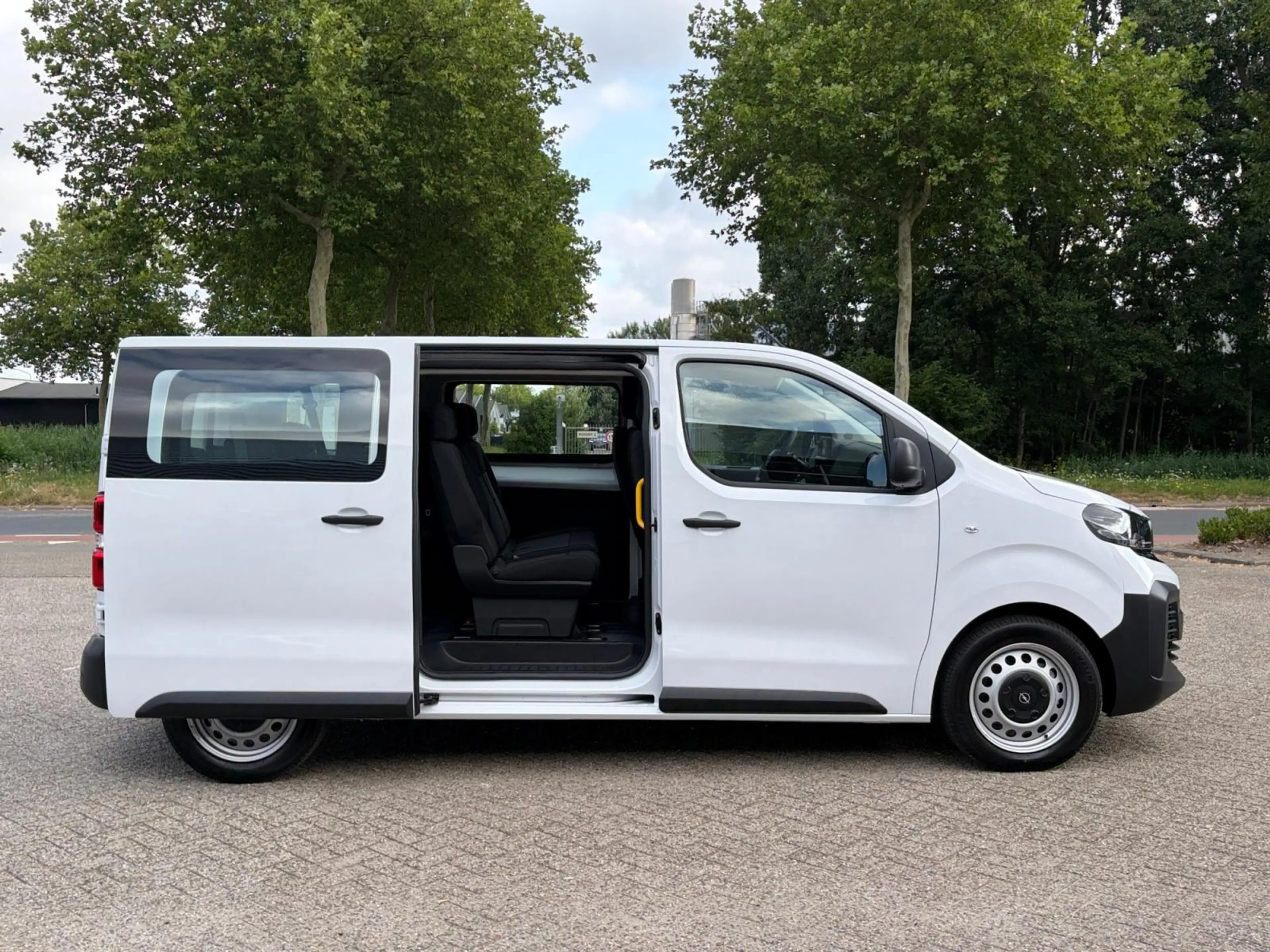 Opel Vivaro-e Combi Electric L2 75 kWh 136pk | 9-persoons | Acht — photo 15