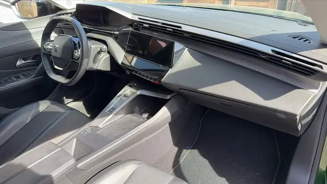 Peugeot 308 view 10