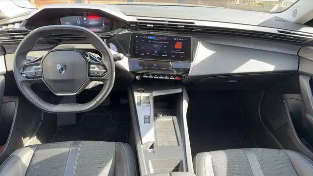 Peugeot 308 view 11
