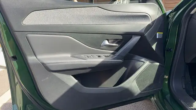 Peugeot 308 view 7