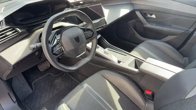 Peugeot 308 view 8