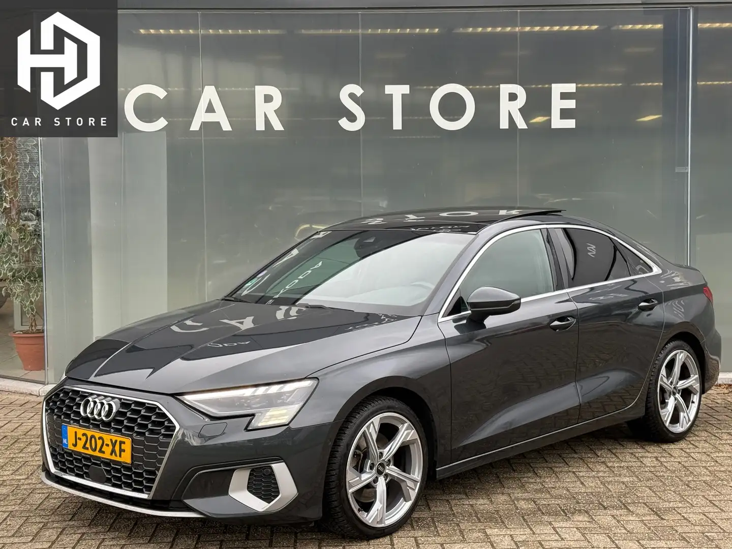 Audi A3 Limousine 35 TFSI Edition One Pano|Matrix|B&O|Spor Grijs - 1