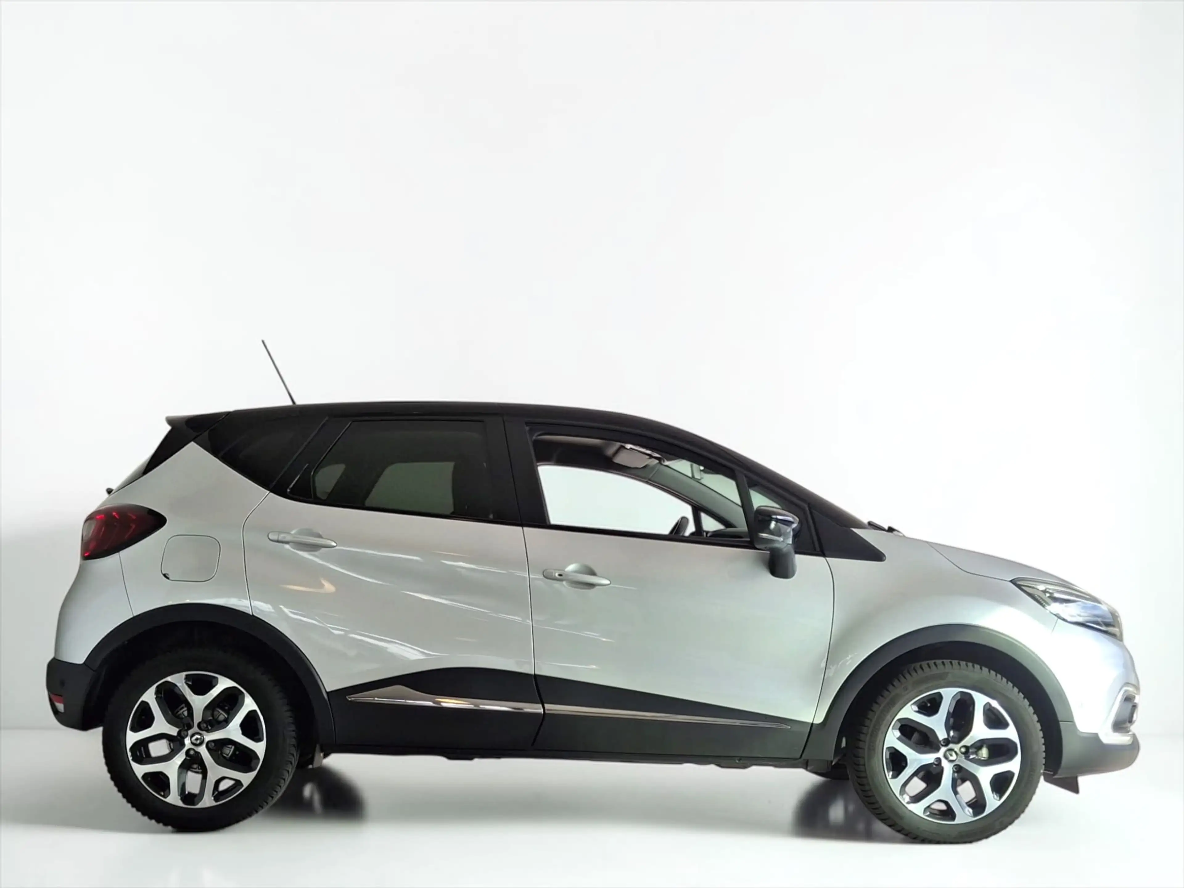 Renault Captur Intens ANDROID AUTO NAVI CAMERA — photo 9