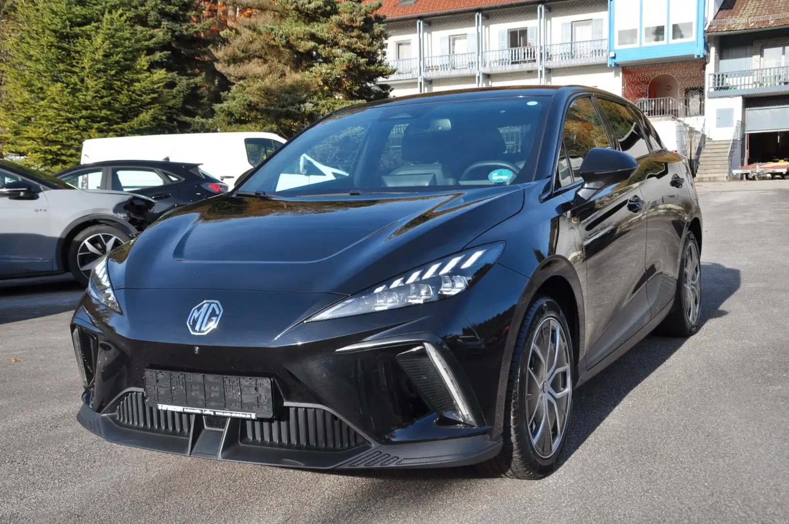 MG MG4 Luxury *LED*360° Cam*SitzHz* Schwarz - 2
