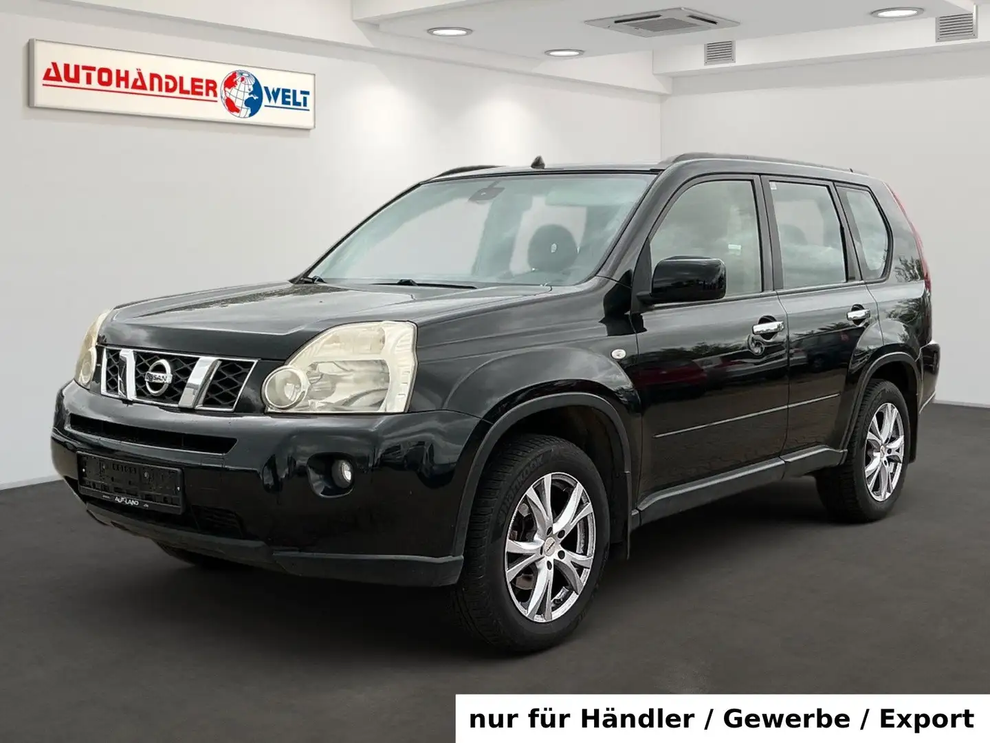 Nissan X-Trail 2.0 dCi 4X4 AAC AHK Navi R-Cam Tempo Černá - 1