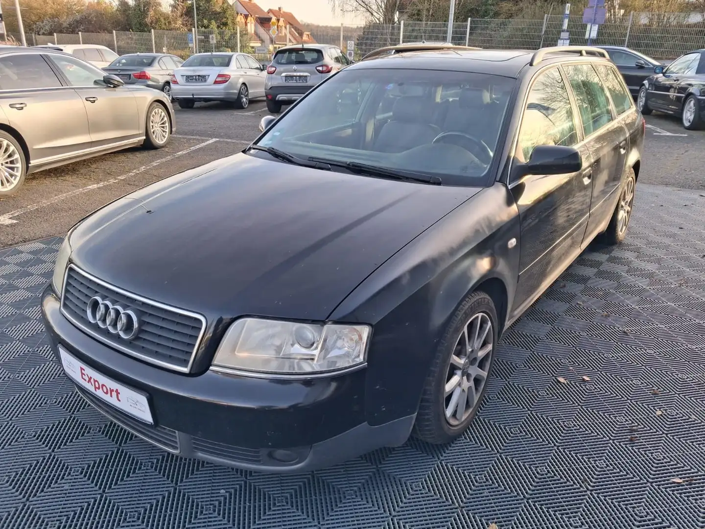 Audi A6 2.5 TDI Avant Schwarz - 1