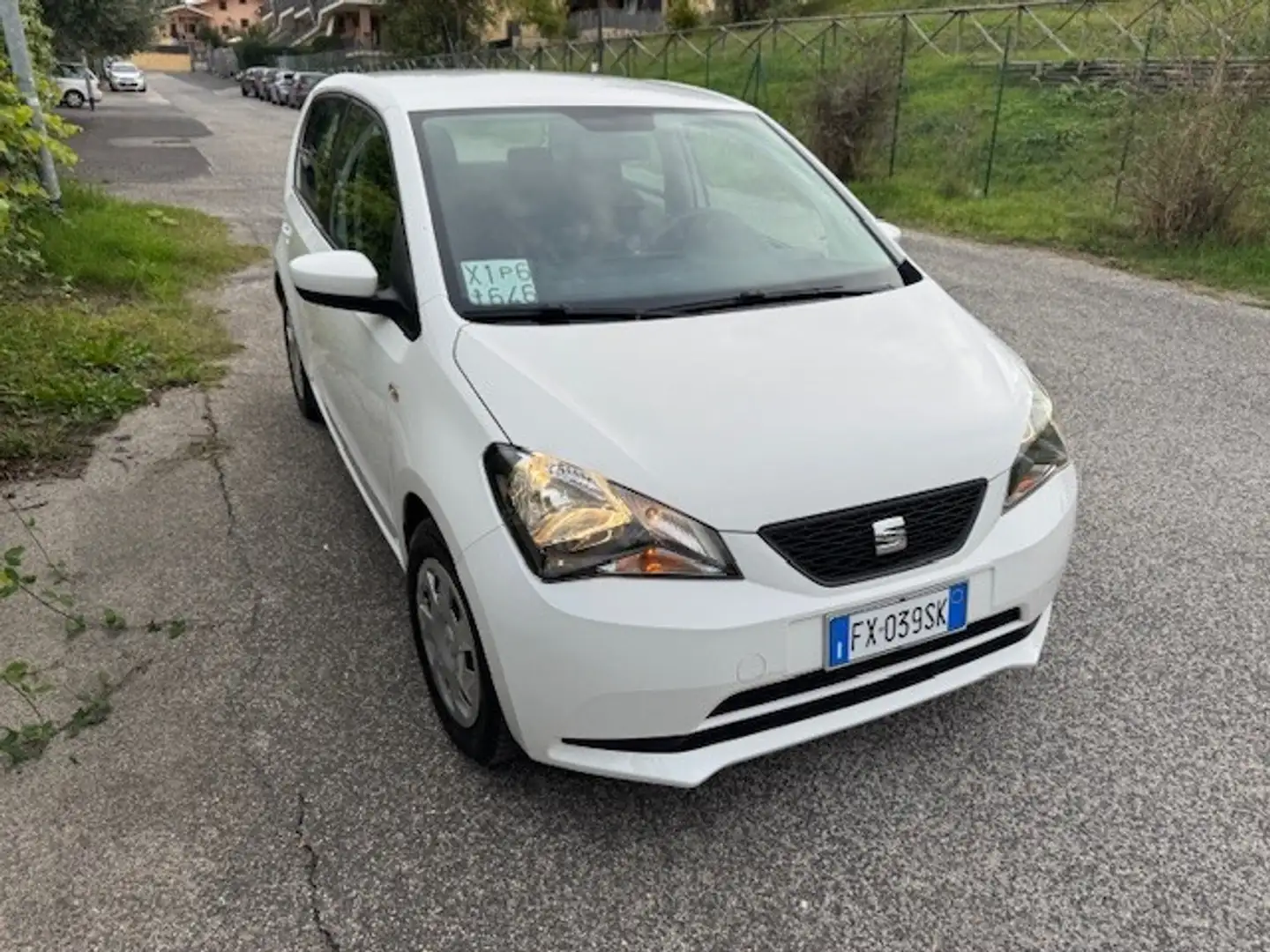 SEAT Mii Mii 1.0 68 CV 5 porte Style Ecofuel Bianco - 2