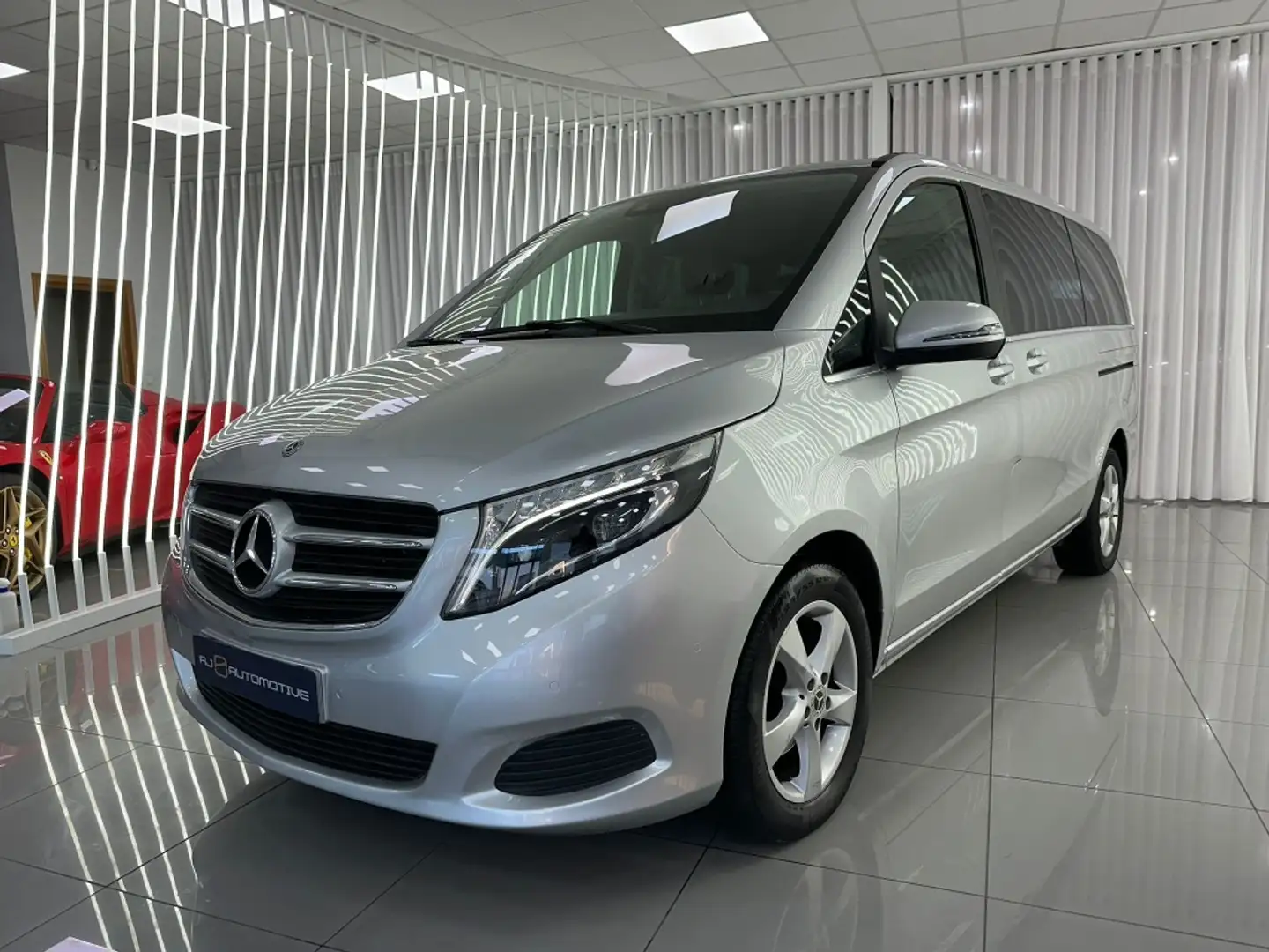 Mercedes-Benz V 220 220d Largo Avantgarde 7G Tronic Gris - 1