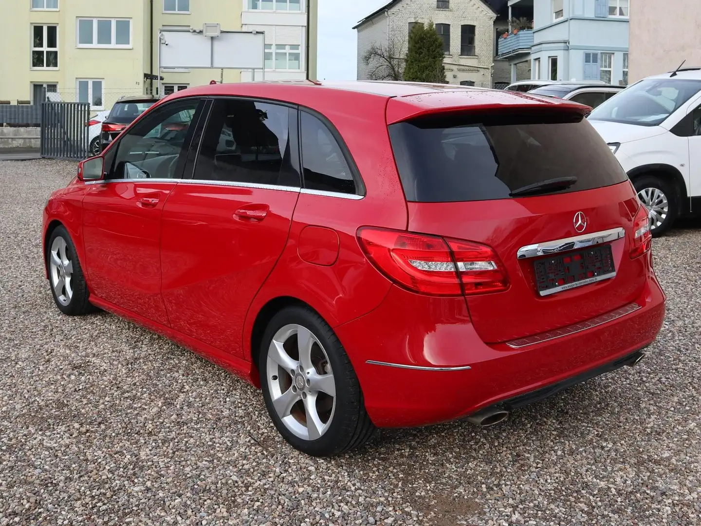 Mercedes-Benz B 180 B 180*Navi*Klima*Leder*AHK*1.Hand* Červená - 2