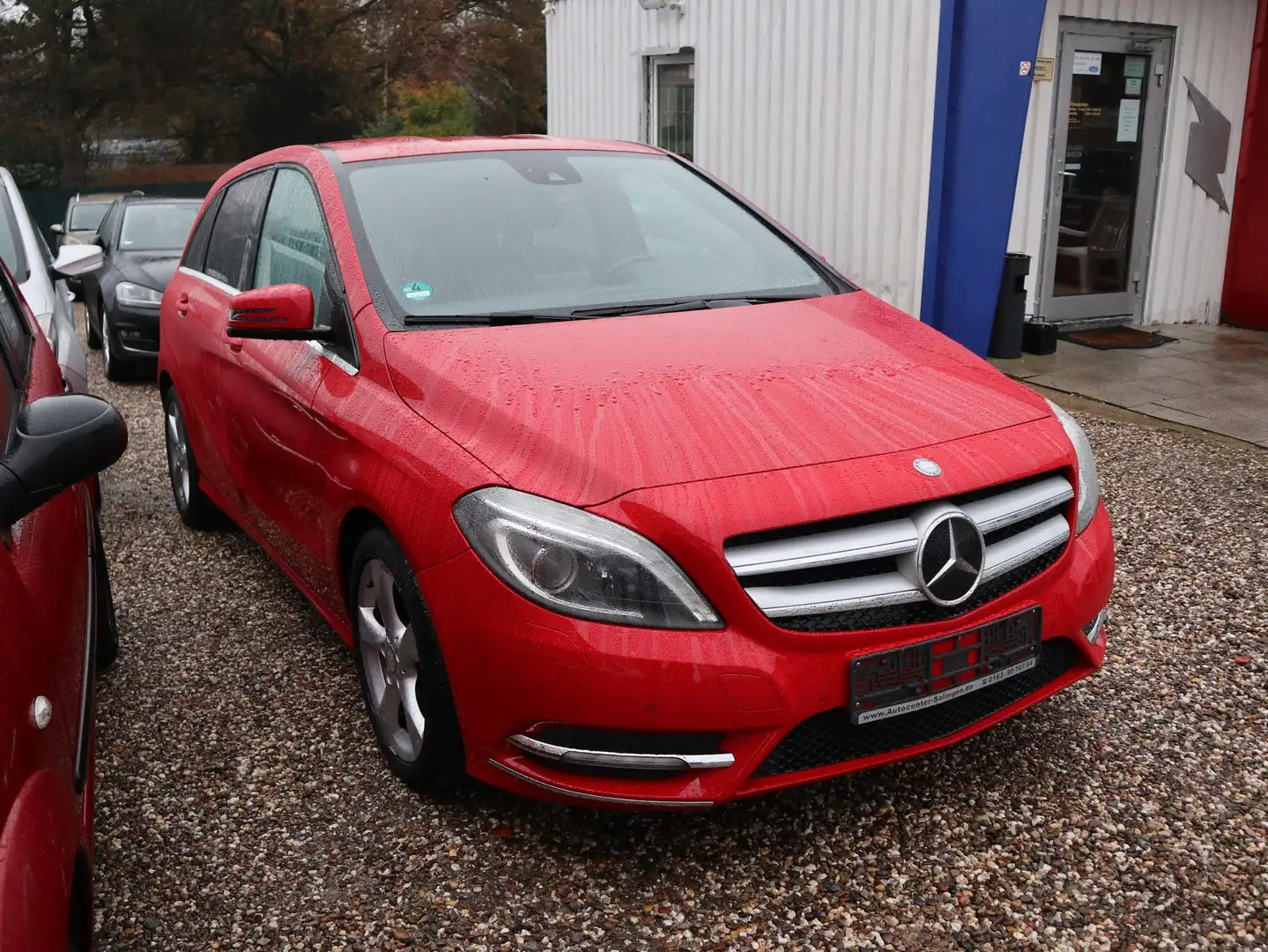 Mercedes-Benz B 180 B 180*Navi*Klima*Leder*AHK*1.Hand* Rot - 2