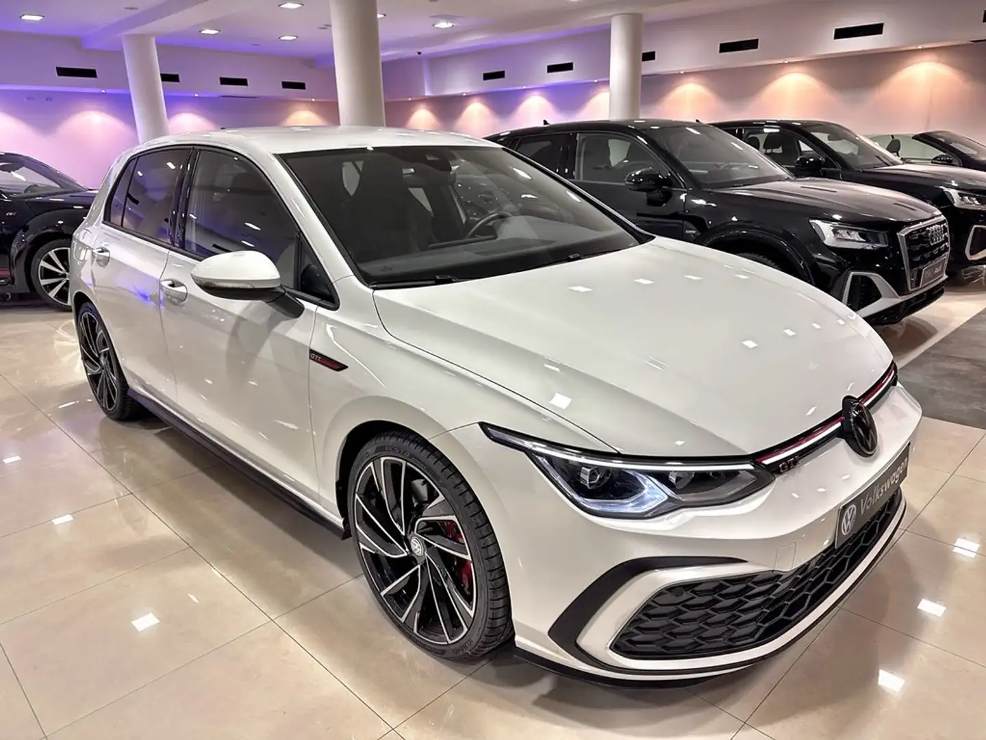 Volkswagen Golf GTI 2.0 TSI DSG 180kW Weiß - 2