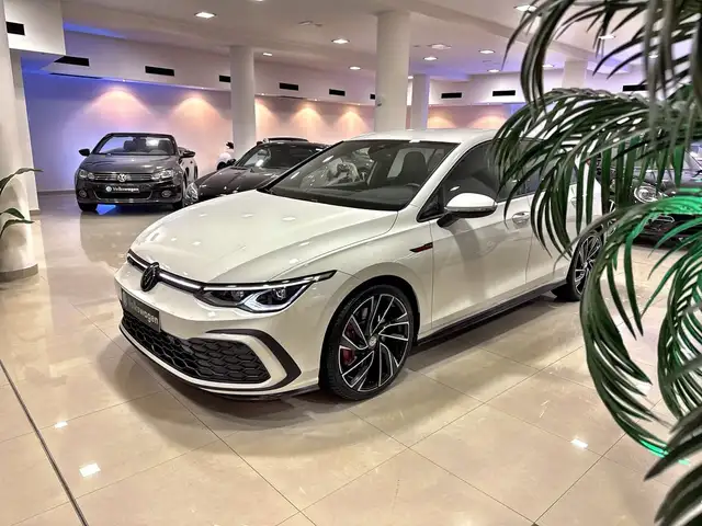 Volkswagen Golf GTI 2.0 TSI DSG 180kW