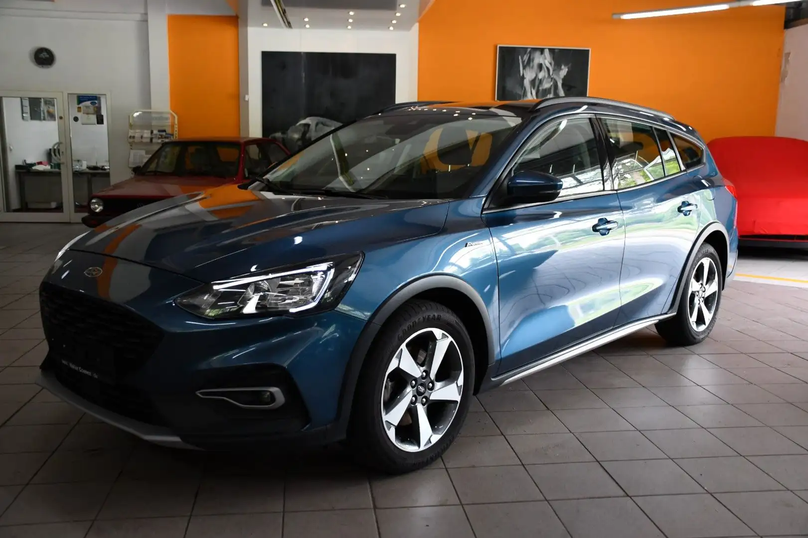 Ford Focus Turnier Active 1,5TDCI LED NAVI PDC Blau - 1