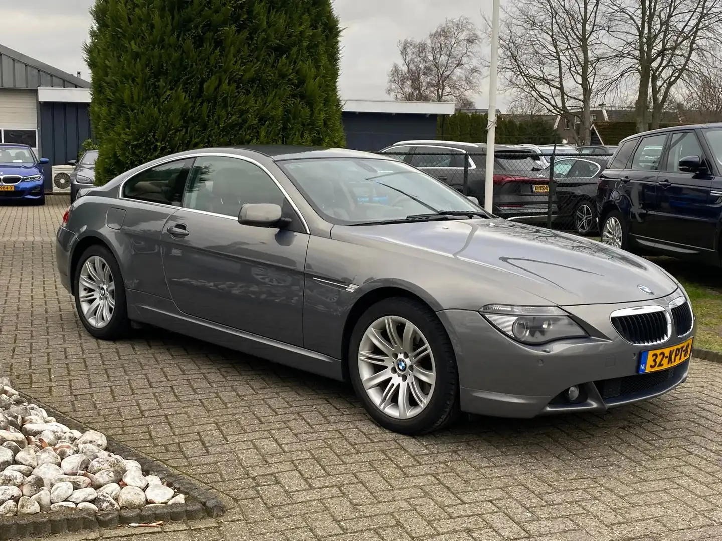 BMW 630 6-serie 630i Coupe High Executive 2006 Youngtimer siva - 2