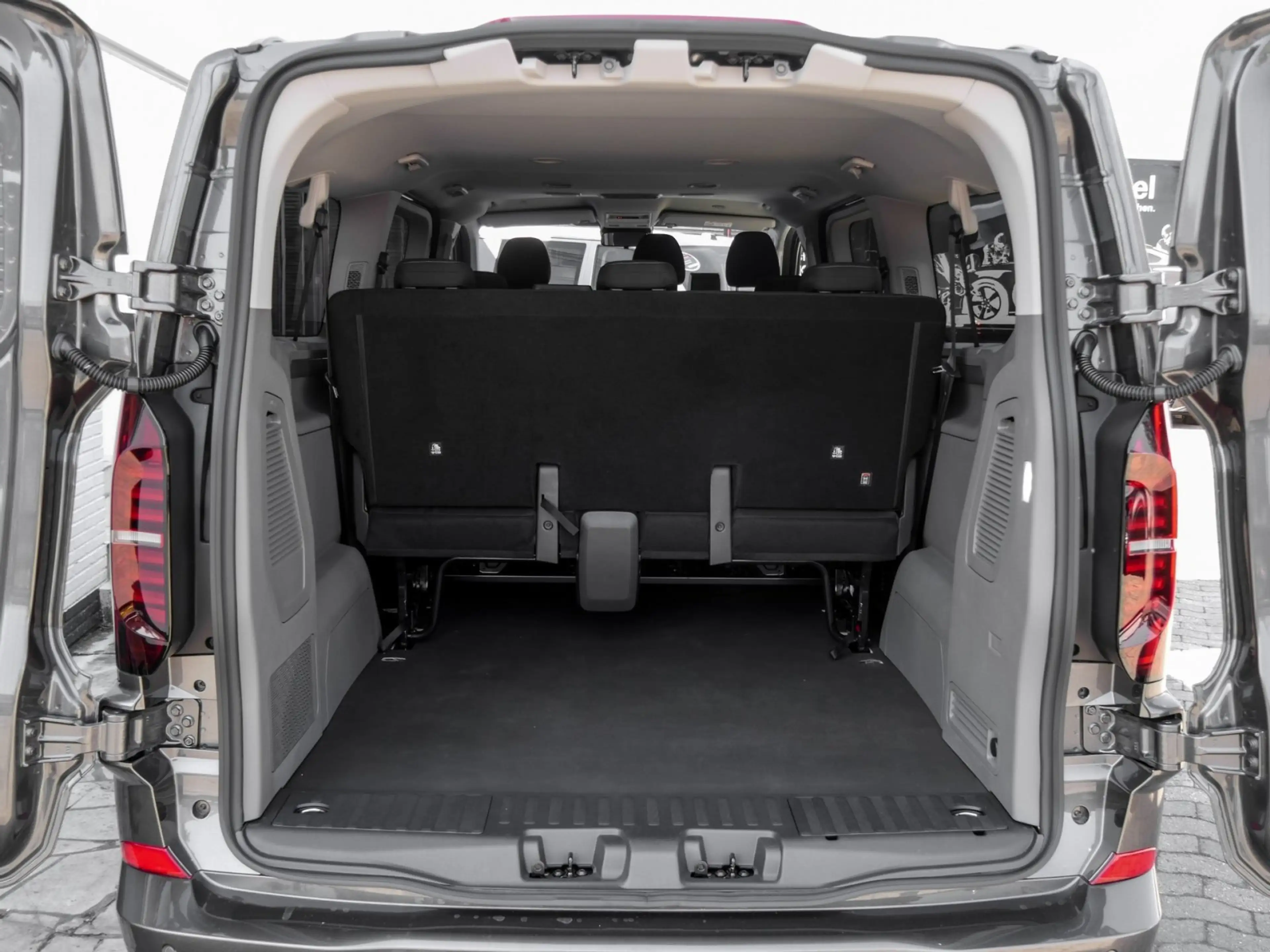 Volkswagen T7 Caravelle Life 2.0 TDI Autom. lang IQ.Light AHK AreaView ... — photo 12