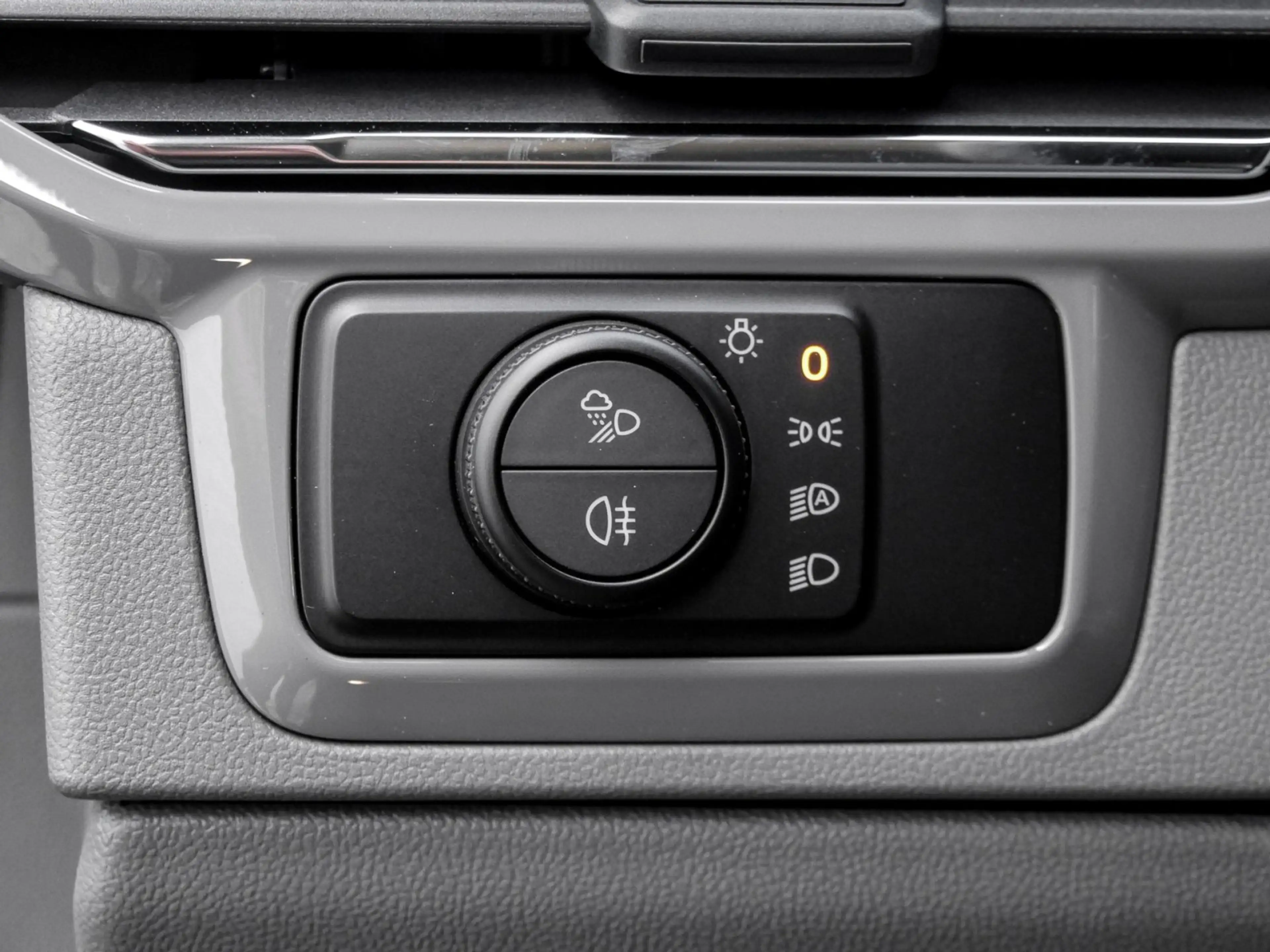 Volkswagen T7 Caravelle Life 2.0 TDI Autom. lang IQ.Light AHK AreaView ... — photo 11