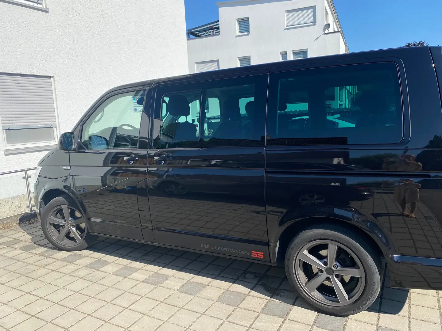 Volkswagen T6 Multivan Das Beste was einem passieren kann ist ein Bulli Noir - 2