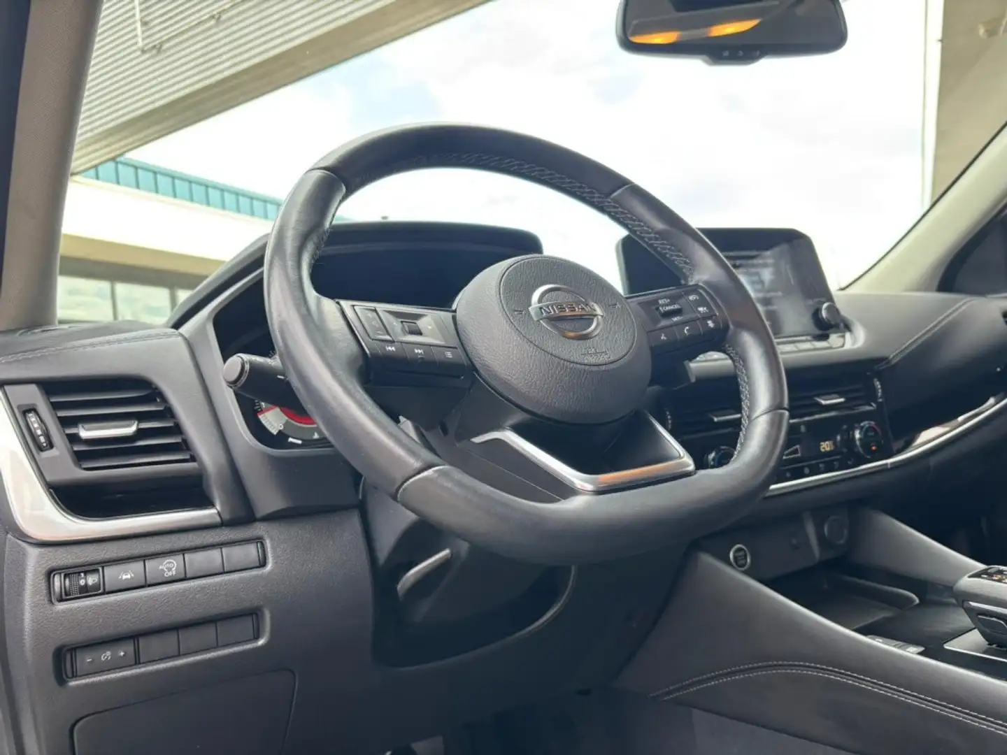 Nissan Qashqai 1.3 MHEV X TEKNA AUTOMAAT AIRCO NAVI PDC CAMERA360 Wit - 2
