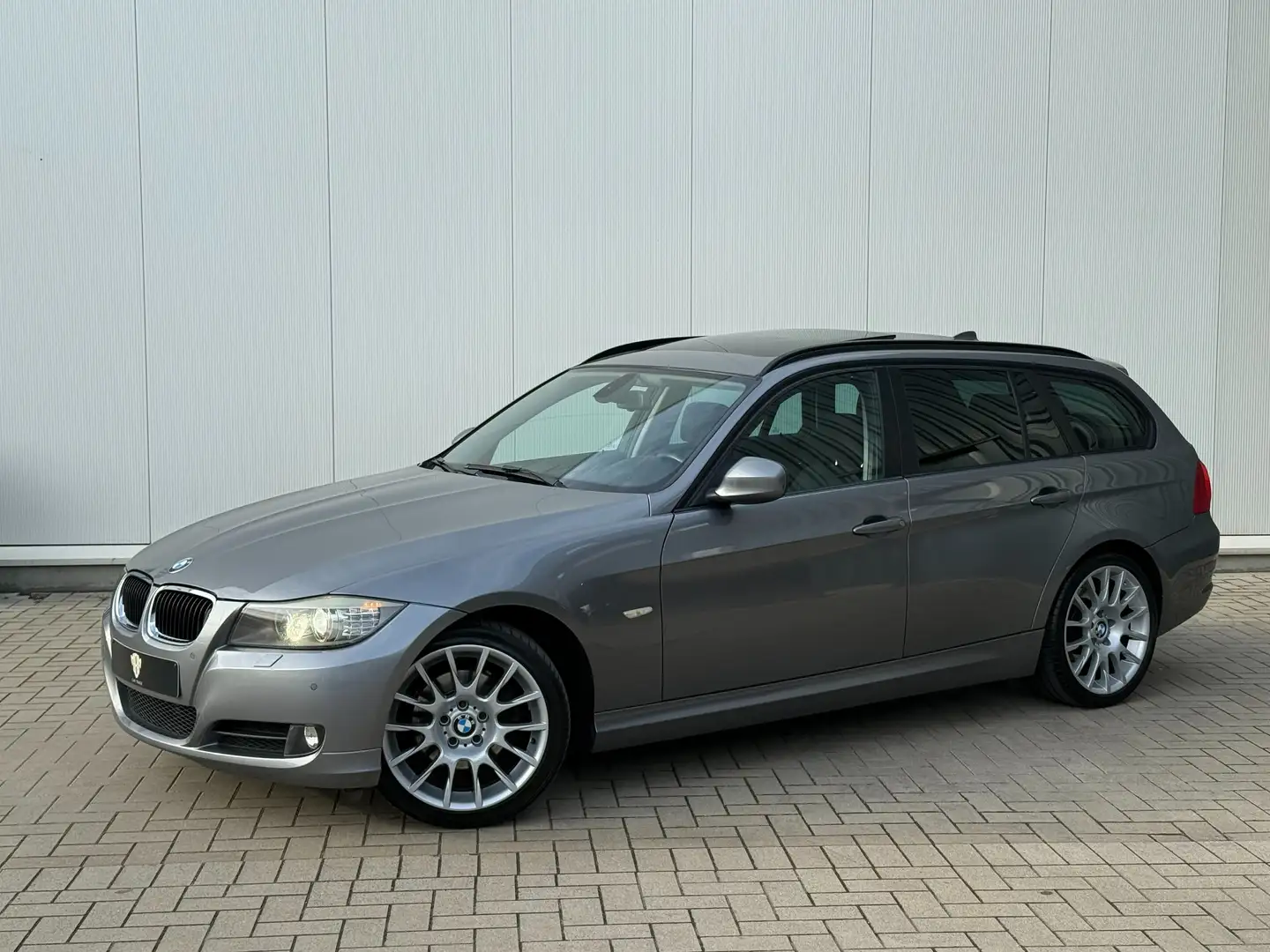 BMW 318 dA✅GARANTIE Autom. Pano Xenon Navi Zetelverw PDC Grigio - 1