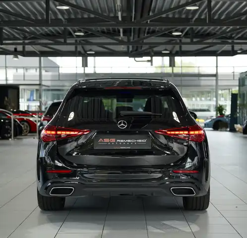 Mercedes-Benz C Class view 9