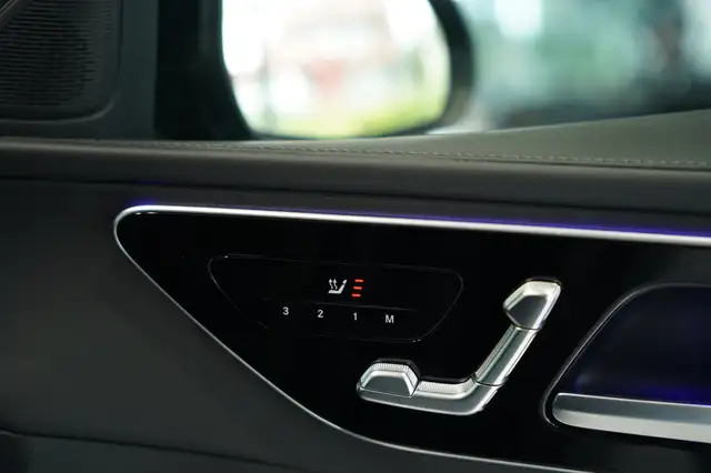 Mercedes-Benz C Class view 15