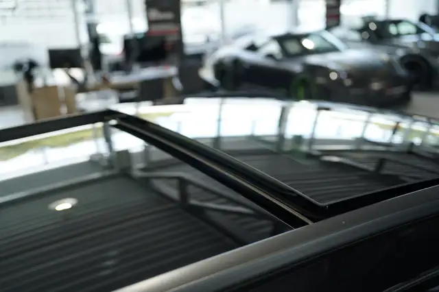 Mercedes-Benz C Class view 7
