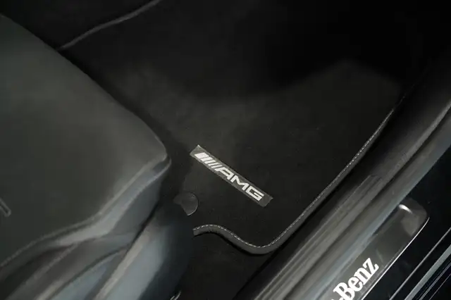 Mercedes-Benz C Class view 14